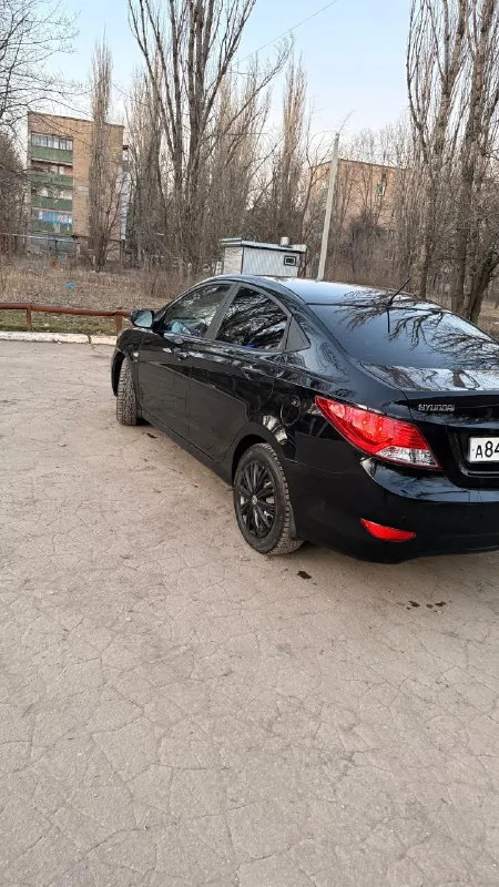 Продам hyundai солярис 2013г 1.6 автомата машина в хорошем состояние полной комплектаций (4 стекло подъемники обогрев всех зеркал +шеток подогрев сидений мульти руль мультимедиа штатная кондиционер ) стоит хорошая резина зима шипи стоимость 765000+торг машина находится в донецке эксплуатация ежедневная по всем вопрос звоните 89889487405
📞 Звоните: +7(988)9487405 - фотография - 4