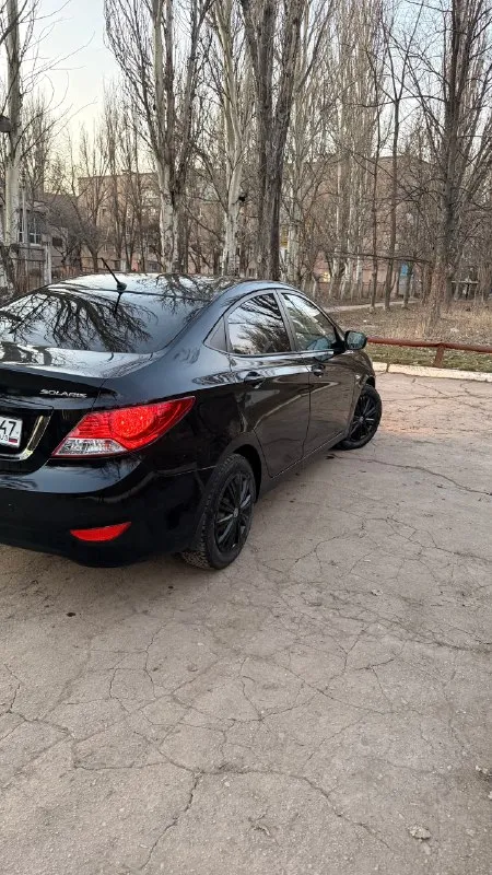 Продам hyundai солярис 2013г 1.6 автомата машина в хорошем состояние полной комплектаций (4 стекло подъемники обогрев всех зеркал +шеток подогрев сидений мульти руль мультимедиа штатная кондиционер ) стоит хорошая резина зима шипи стоимость 765000+торг машина находится в донецке эксплуатация ежедневная по всем вопрос звоните 89889487405
📞 Звоните: +7(988)9487405 - фотография - 5