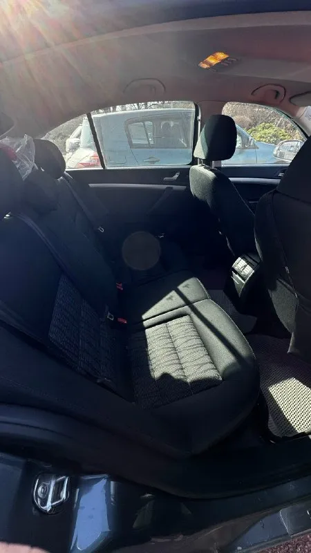 В продаже skoda octavia a5|| рестайлинг с мотором 1.8 tsi автомат, коробка dsg авто 2010 год, пробег 255000 тыс по мотору проблем нет работает ровно и четко масло не берет ! Коробка не выбивает сцепление не буксует все передачи переключаются четко! Ходовая часть не беспокоит, ничего не стучит, не гремит, не бьет, за авто не стыдно, по электрике все работает, отличная оптика, свет шикарный, гнили нету, стоит магнитола teyes cc3 2k 4/64 брал за 30 тысяч. Цена 900 тыс! Осмотр г. Макеевка+79494799451 телеграмм
📞 Звоните: +7(949)4799451 - фотография - 4