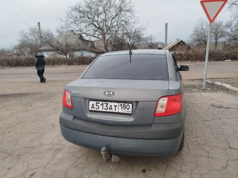 Собственник
Продам киа рио, 2006 год выпуска.
Двигатель 1.4, кпп 5 cт.
Кондиционер.
Стекла родные.
Электрика вся работает.
Коробка не пинает.
Поменяна ходовая: стойки, наконечники, шаровые, сайлентблоки, масло в двс, ремень грм, резина зима, прошла 1 сезон.
В дтп не участвовала. Макеевка.
Цена 390 000(торг)
+79493714382 - фотография - 3