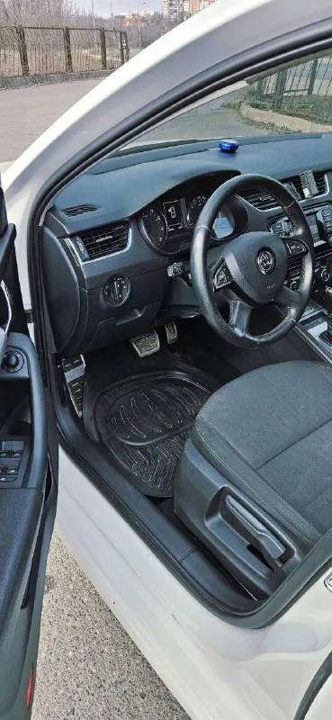Цена 845.000💰
✅ Skoda октавия а7
2013 Год
Пробег 165.000
# 1.8 Турбо (180л. С) 🐎
Акпп dsg 7ст
Комплектация максимальная
🚘Автомобиль в техническом плане в отличном состоянии, без вложений
По кузову имеются следы эксплуатации, такие как сколы на бампере, и т. П, на фото все видно
2 Комплекта резины ( зима, лето )
Продажа с полным переоформлением, то пройдено, я собственник
Остальные все интересующие вопросы по телефону 📞☎
Так же возможен обмен, на обмен цена дороже
+7
7⃣9⃣ - фотография - 8