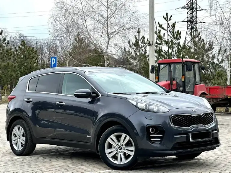 Kia sportage 2018 год
Автомобиль в идеальном состоянии вложений не каких не требует, один владелец с автосалона,
Абсолютно с чистой историей, авто в родном окрасе, стекла все родные даже лобовое)
Без дтп, с родным пробегом 138тыс, км
Комплектация пред максимальная!
Двигатель 2.0 бензин,
Подключаемый полный привод (рабочий) 4wd
Комбинированный салон,
Бесключевой доступ,
Старт стоп,
Камера заднего вида,
Управление на руле, и многое другое,
С документами полностью порядок продажа от собственника!
Цена 1.935.000₽
Звоните +7949-551-68-75 - фотография - 3