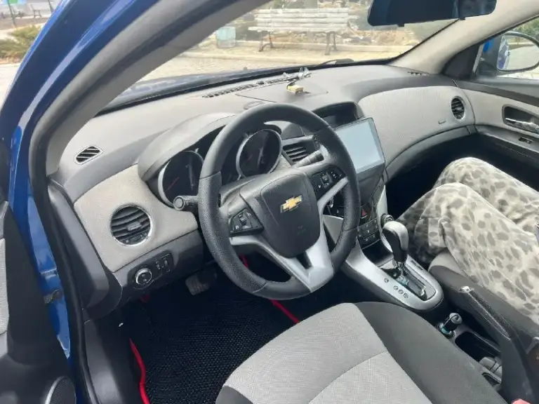 Chevrolet cruze ls
Год выпуска 2011
1.8 Ат
Бензин.
Пробег 220.000
Мотор отличный, надежный, не дымит, не троит, не потеет! Масло не расходует!
Акпп чистый автомат классический, не пинает, не буксует, переключает мягко!
Ходовая не гремит, не стучит, едет ровно, никуда не тянет!
Рыжиков и гнили нет!
Магнитола андроид, bt аудио, видеорегистратор
Кондиционер заправлен, и холодит
Печка работает
Электрика вся исправна, работают все что есть, и должно!
Вообщем вся обслужена, вложений не требует, сел и поехал
По документам полный порядок, без запретов, без штрафов, переоформление без проблем !
Любые проверки на сервисе за ваш счет!
Осмотр г. Донецк
Рассмотрю варианты обмена, с вашей доплатой
Все вопросы по телефону +79494171326
Цена 680.000 торг - фотография - 7