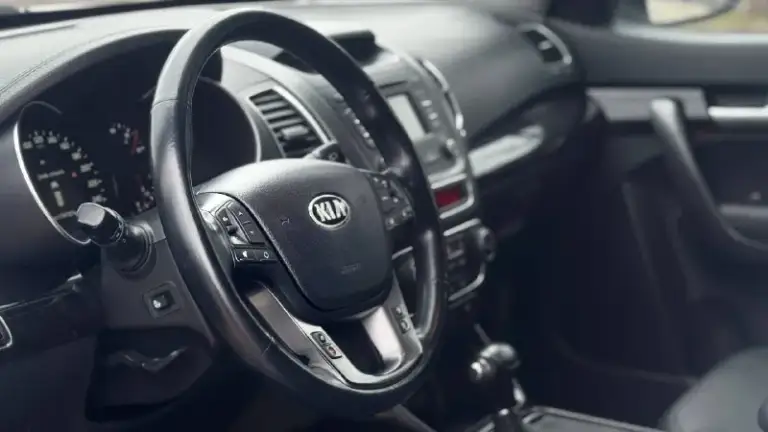 Kia sorento
2014 Год
Двигатель 2.4 бензин
Коробка автомат
Пробег 174тыс. Км
Автомобиль в отличном состоянии,
Авто обслужен от и до,
Вложения не требует не какого от слова совсем !
Комплектация
Кожаный салон
Электропривод зеркал
Полный привод
Помощь при спуске
Круизконтроль
Мультируль
Без ключевой доступ
Запуск старт stop
Камера заднего вида
Климат контроль двух зоны
Подогрев сидений
Подогрев зеркал
Подогрев дворников
Подогрев руля
Антибликовое зеркало
Датчик света
Датчик дождя
Два ключа
Abs
Esp
Airbag
Бортовой компьютер
Четыре стеклоподъемника
С документами все в полном порядке,
Продажа с полным переоформлением в гаи
Г. Донецк
Цена 1.625.000
Звоните остальное по тел.
+79496447942
Возможно продажа в кредит - фотография - 7