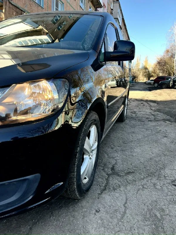 Продам volkswagen caddy минивэн автомобиль в идеальном состоянии 2014 г. Выпуска 80 000 родного пробега самая полная комплектация круиз контроль подогрев сидений электростеклопакет абс антизанос все что нужно для комфортной езды автомобиль сделан на две двери очень удобно автомобильный весь в заводском окрасе один хозяин с автосалона два комплекта колёс на титановых дисках ходовая вся идеальная масла фильтра заменил автомобиль полностью новый автомобиль хранился в тёплым сухом гараже звоните в любое время +79496645504 цена 700тысяч
📞 Звоните: +7(949)6645504 - фотография - 4