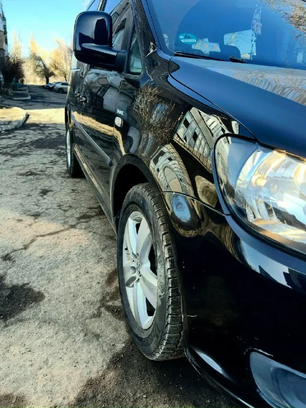 Продам volkswagen caddy минивэн автомобиль в идеальном состоянии 2014 г. Выпуска 80 000 родного пробега самая полная комплектация круиз контроль подогрев сидений электростеклопакет абс антизанос все что нужно для комфортной езды автомобиль сделан на две двери очень удобно автомобильный весь в заводском окрасе один хозяин с автосалона два комплекта колёс на титановых дисках ходовая вся идеальная масла фильтра заменил автомобиль полностью новый автомобиль хранился в тёплым сухом гараже звоните в любое время +79496645504 цена 700тысяч
📞 Звоните: +7(949)6645504 - фотография - 5