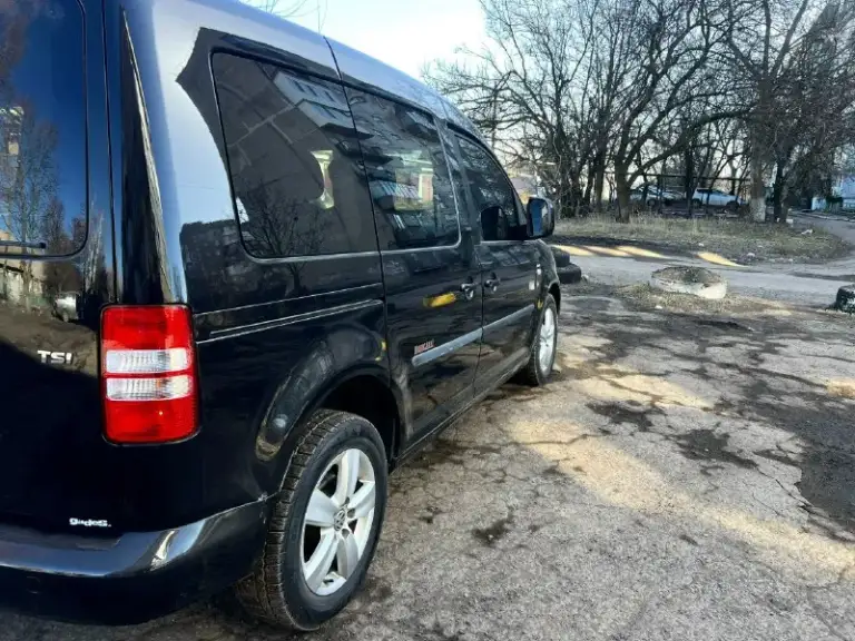 Продам volkswagen caddy минивэн автомобиль в идеальном состоянии 2014 г. Выпуска 80 000 родного пробега самая полная комплектация круиз контроль подогрев сидений электростеклопакет абс антизанос все что нужно для комфортной езды автомобиль сделан на две двери очень удобно автомобильный весь в заводском окрасе один хозяин с автосалона два комплекта колёс на титановых дисках ходовая вся идеальная масла фильтра заменил автомобиль полностью новый автомобиль хранился в тёплым сухом гараже звоните в любое время +79496645504 цена 700тысяч
📞 Звоните: +7(949)6645504 - фотография - 8