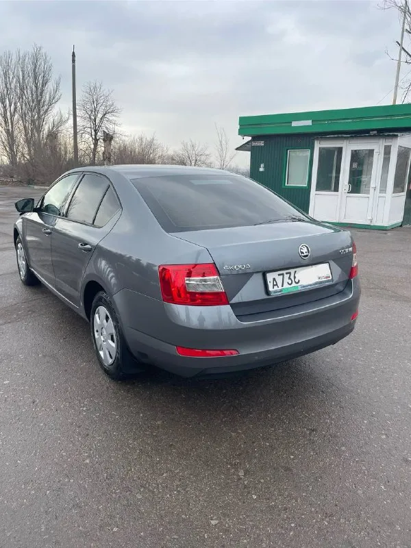 Skoda octavia a7 - 2015 года, объём 1.6 самый надежный мотор, на механике. 198тысяч км пробега. Автомобиль в идеальнейшем состоянии, машина прошла то, эксплуатация сугубо в гараже, нареканий нет никаких, от слова совсем! В комплекте все ключи ( два ключа ) сервисные книги, записи всех то, обслуживание на офф дилере, за более детальной информацией звоните!
Цена 1🍋180торг или обмен +79495180296
📲 Tg:. ...
📞 Звоните: +7(949)5180296 - фотография - 3