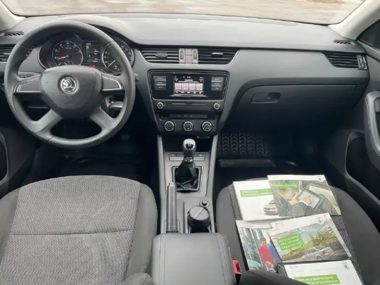 Skoda octavia a7 - 2015 года, объём 1.6 самый надежный мотор, на механике. 198тысяч км пробега. Автомобиль в идеальнейшем состоянии, машина прошла то, эксплуатация сугубо в гараже, нареканий нет никаких, от слова совсем! В комплекте все ключи ( два ключа ) сервисные книги, записи всех то, обслуживание на офф дилере, за более детальной информацией звоните!
Цена 1🍋180торг или обмен +79495180296
📲 Tg:. ...
📞 Звоните: +7(949)5180296 - фотография - 6