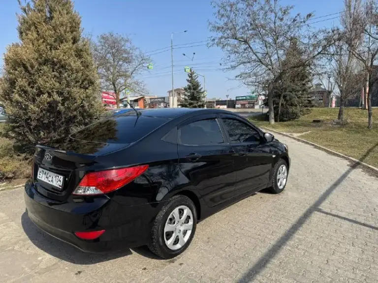 Продам hyundai solaris 2013 год выпуска двигатель 1.6 кпп механика пробег 168.000 км оригинал! В отличном состоянии, в дтп не участвовал не требует не каких вложений кузов без дефектов и нюансов, комплектация кондиционер эльктро стеклоподъемники усилитель руля мульти руль круиз контроль, музыка планшет, расход до 8 литров, гаражное хранение с документами полный порядок цена 675.000 тел +79490908190 город мариуполь - фотография - 4