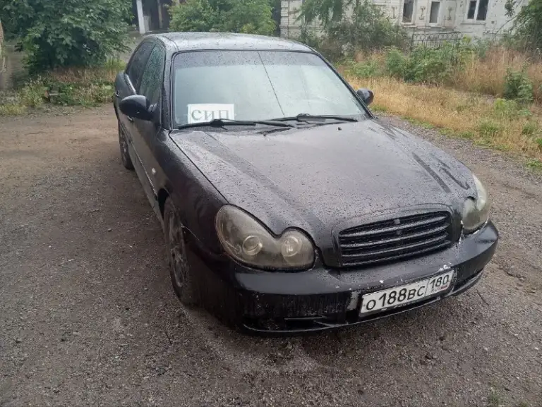 Продам hyundai соната 4 рестайлинг 2005г.2.0л на механике
Технически авто в полном порядке довезёт куда угодно
Авто нужно красить, полез  лак местами
Задний бампер под замену,   накладка на порог  есть нужно покрасить. И поставить на это скину
Авто по цене ваза
320.000₽ Торг присутствует
Возможен обмен
С полным переоформлением
Т. +79491478575
📲 Tg: @vadiya24
📞 Звоните: +7(949)1478575 - фотография - 2