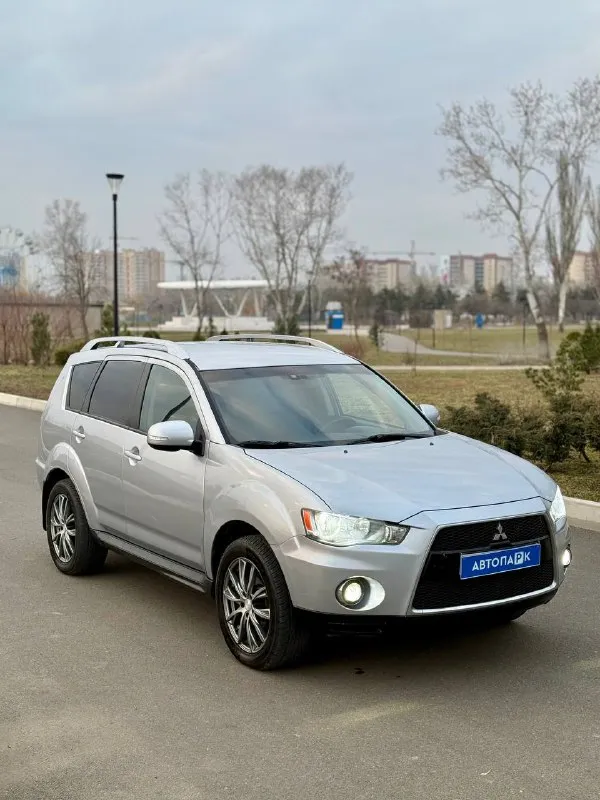 🇯🇵 Mitsubishi outlander

💰Цена: 1 100 000р
🏢Город: мариуполь
📅Год выпуска: 2009
🧾Пробег: 198 507км.
⚙️Двигатель: 2.0
⛽Топливо: бензин/газ
⚙️Кпп: автомат

📞 Телефон:

+7-949-727-41-51
+7-989-263-55-56
+7-949-551-91-52

💾 Описание:

Mitsub. .. >✅ южная эксплуатация.
✅ Техническая часть на 5+
✅ Оригинальный пробег.
✅ Салон как новый.
✅ Салон трансформер.

✅ Отличная комплектация:

❄️ Кондиционер, подогрев сидений, гур, abs, птф, кожаный мультируль, центральный замок, tesla магнитола с камерой заднего вида, хорошая летняя резина на красивых литых дисках.

Улица шевченко 2️⃣6️⃣9️⃣

🏦 Возможна продажа в кредит по двум документам. - фотография - 3