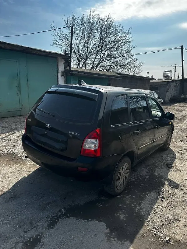 Продам ваз калина 2010 года, пробег 155т. Владею 4 года. Машина обслужена, масло 6-7 тысяч фильтра по сезону менялись. Стоит новый бензонасос, выхлопная система новая, радиатор печки, кондиционер заправлен, печка греет. 4 стеклоподъемника. Все кнопки работают. Документы в порядке, зелёная автотека. Колёса зима шипованые на тампах. Летняя резина на штампах в подарок. Цена 350. Торг уместен. +79493179361 (телеграмм, max) дмитрий. Находиться в днр город макеевка
📞 Звоните: +7(949)3179361 - фотография - 8