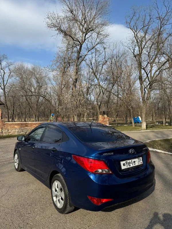 Hyundai solaris рестайлинг 2015 года
Оригинальный пробег 210 тысяч километров
Коробка шести ступенчатый автомат, работает отлично
Авто в хорошем состоянии по кузову и по технике, не требует никаких вложений
Двигатель 1.6 работает отлично, масло менялось каждые 8 тысяч
Кондиционер, печка, подогрев сидений, магнитола - всё работает без нареканий
Дополнительно установлена сигнализация
На машине никогда не таксовали, в салоне не курили, пластик не затертый, сиденья были в чехлах большую часть времени, салон в отличном состоянии
У авто один владелец за все время, полностью в родном окрасе, а также заводское остекление
Юридически полностью чистая машина, без штрафов, залогов и запретов
Буду присутствовать в мрэо
Дополнительные фото и видео пришлю по запросу, пишите
Также в продаже kia rio

Цена - 975 тысяч рублей, торг уместен при осмотре
Моспино, пролетарский район
Звоните +79490079659 - фотография - 3