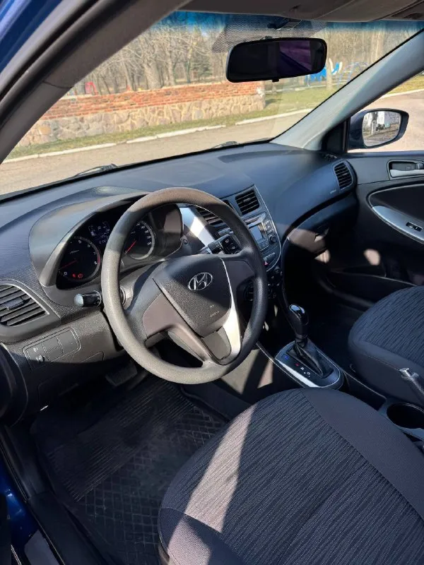 Hyundai solaris рестайлинг 2015 года
Оригинальный пробег 210 тысяч километров
Коробка шести ступенчатый автомат, работает отлично
Авто в хорошем состоянии по кузову и по технике, не требует никаких вложений
Двигатель 1.6 работает отлично, масло менялось каждые 8 тысяч
Кондиционер, печка, подогрев сидений, магнитола - всё работает без нареканий
Дополнительно установлена сигнализация
На машине никогда не таксовали, в салоне не курили, пластик не затертый, сиденья были в чехлах большую часть времени, салон в отличном состоянии
У авто один владелец за все время, полностью в родном окрасе, а также заводское остекление
Юридически полностью чистая машина, без штрафов, залогов и запретов
Буду присутствовать в мрэо
Дополнительные фото и видео пришлю по запросу, пишите
Также в продаже kia rio

Цена - 975 тысяч рублей, торг уместен при осмотре
Моспино, пролетарский район
Звоните +79490079659 - фотография - 5