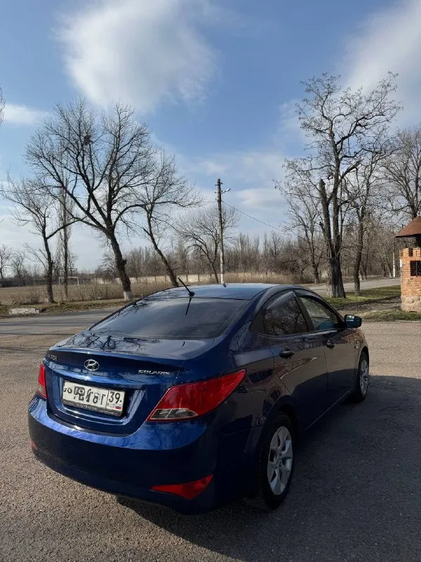 Hyundai solaris рестайлинг 2015 года
Оригинальный пробег 210 тысяч километров
Коробка шести ступенчатый автомат, работает отлично
Авто в хорошем состоянии по кузову и по технике, не требует никаких вложений
Двигатель 1.6 работает отлично, масло менялось каждые 8 тысяч
Кондиционер, печка, подогрев сидений, магнитола - всё работает без нареканий
Дополнительно установлена сигнализация
На машине никогда не таксовали, в салоне не курили, пластик не затертый, сиденья были в чехлах большую часть времени, салон в отличном состоянии
У авто один владелец за все время, полностью в родном окрасе, а также заводское остекление
Юридически полностью чистая машина, без штрафов, залогов и запретов
Буду присутствовать в мрэо
Дополнительные фото и видео пришлю по запросу, пишите
Также в продаже kia rio

Цена - 975 тысяч рублей, торг уместен при осмотре
Моспино, пролетарский район
Звоните +79490079659 - фотография - 8