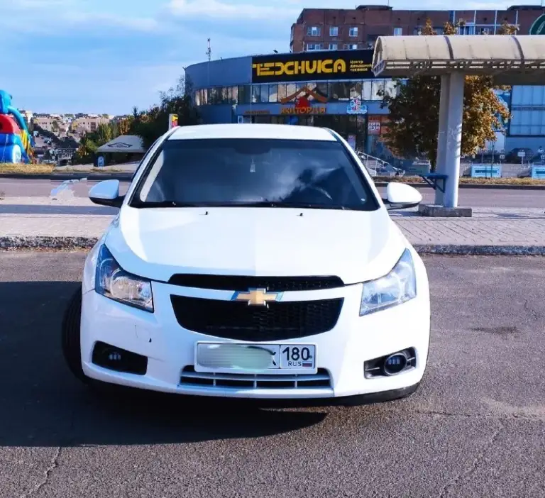Продам
Chevrolet cruze
2010 Год выпуска
1.6 Механическая кпп
Пробег 217 000 км.
Авто в отличном состоянии, своевременное обслуживание на  сто, недавно заменены свечи, масла, фильтра.
2 Комплекта резины, ключей.
Не траит, не дымит, работает как часы
Стоят новые тормоза в круг.
Кондёр, печка все работает, стеклоподъёмники, гур.
Ходовка мягкая, не гремит.
Присутствует отличная музыка.
Я хозяин авто, продаю с
Переоформлением  в мрэо.
Осмотр г. Донецк.
Цена 780 000 руб.
Торг у капота.
+79493690053
.
📞 Звоните: +7(949)3690053 - фотография - 2