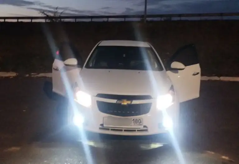 Продам
Chevrolet cruze
2010 Год выпуска
1.6 Механическая кпп
Пробег 217 000 км.
Авто в отличном состоянии, своевременное обслуживание на  сто, недавно заменены свечи, масла, фильтра.
2 Комплекта резины, ключей.
Не траит, не дымит, работает как часы
Стоят новые тормоза в круг.
Кондёр, печка все работает, стеклоподъёмники, гур.
Ходовка мягкая, не гремит.
Присутствует отличная музыка.
Я хозяин авто, продаю с
Переоформлением  в мрэо.
Осмотр г. Донецк.
Цена 780 000 руб.
Торг у капота.
+79493690053
.
📞 Звоните: +7(949)3690053 - фотография - 7