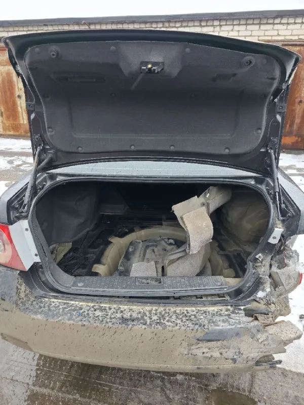 Продам chevrolet epica 2008 г. 2.0
Автомобиль до дтп был в отличном состоянии - полностью обслужен от а до я.
Двигатель и коробка работали идеально.
Дтп - удар об отбойник, подушки безопасности не сработали, техника вся целая.
Восстанавливать нет времени, поэтому продаю как есть.
Пробег - 227 000 км.
Документы в порядке.
Цена - 275 000 руб.
📞 +7 949 376-16-88 - фотография - 10