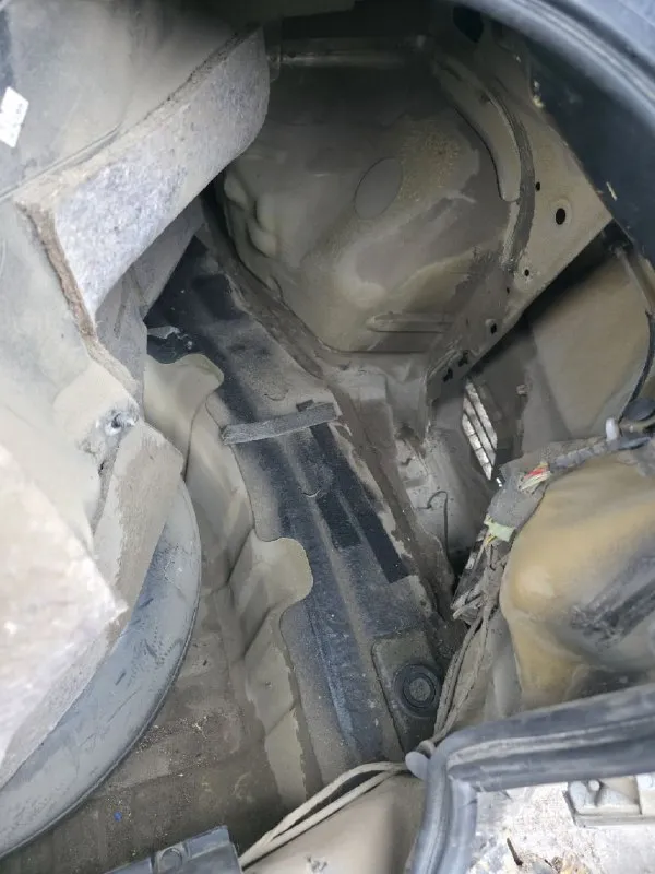 Продам chevrolet epica 2008 г. 2.0
Автомобиль до дтп был в отличном состоянии - полностью обслужен от а до я.
Двигатель и коробка работали идеально.
Дтп - удар об отбойник, подушки безопасности не сработали, техника вся целая.
Восстанавливать нет времени, поэтому продаю как есть.
Пробег - 227 000 км.
Документы в порядке.
Цена - 275 000 руб.
📞 +7 949 376-16-88 - фотография - 5