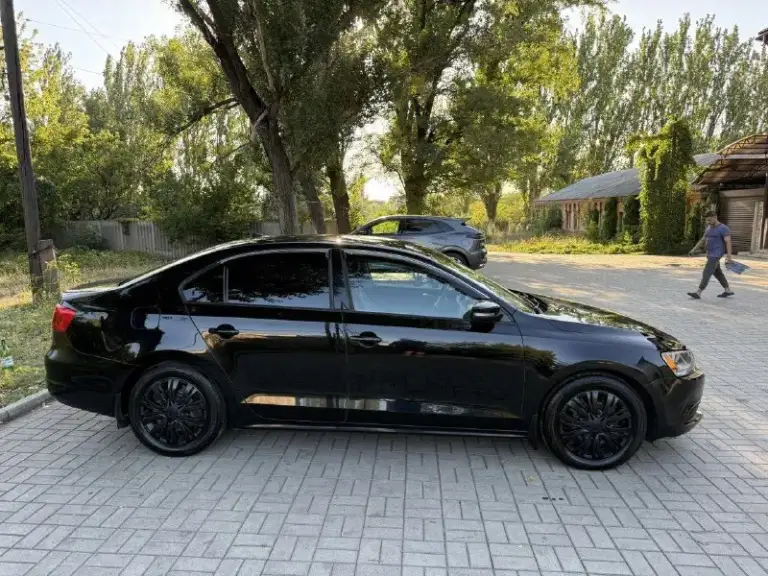 Срочно!!! Volkswagen jetta vi, 2013, 1.8at 170 л. С. С пробегом 63359 мили (102000 км. ). Кожаный салон. Гаражное хранение. Комплект зимней резины в подарок. Пройдено то. Цена 1100000 руб. Без торга!!!тел. +79490409212. Макеевка - фотография - 10