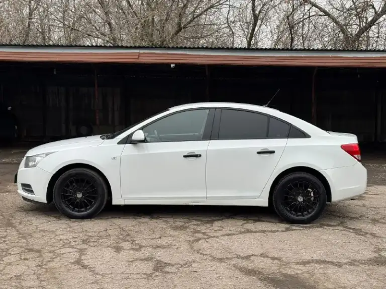 Chevrolet cruze 2012 1.6 мкпп
Цена: 695.000₽ + разумный торг реальному покупателю
Chevrolet круз
- Пробег 140.000 км (родной)
- 2 Ключа
- Мотор коробка в отличном состоянии нареканий нет, не дымит не троит, делать ничего не нужно сел и поехал
- Салон как новый, чистый ухоженный
- Зимняя резина
- Комплектация 2 эл. Стеклоподъемника, подогрев сидений, подогрев заднего стекла, эл. Регулировка зеркал, стоит хороший свет
- Печка, кондиционер все работает
- Документы кристально чистые, без штрафов, запретов и т. Д
Переоформление без проблем могу присутствовать в мрэо
Осмотр макеевка
Тел: +79490976176
📞 Звоните: +7(949)0976176 - фотография - 5