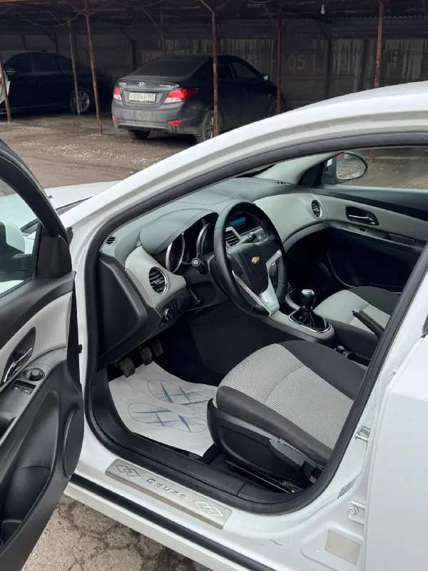 Chevrolet cruze 2012 1.6 мкпп
Цена: 695.000₽ + разумный торг реальному покупателю
Chevrolet круз
- Пробег 140.000 км (родной)
- 2 Ключа
- Мотор коробка в отличном состоянии нареканий нет, не дымит не троит, делать ничего не нужно сел и поехал
- Салон как новый, чистый ухоженный
- Зимняя резина
- Комплектация 2 эл. Стеклоподъемника, подогрев сидений, подогрев заднего стекла, эл. Регулировка зеркал, стоит хороший свет
- Печка, кондиционер все работает
- Документы кристально чистые, без штрафов, запретов и т. Д
Переоформление без проблем могу присутствовать в мрэо
Осмотр макеевка
Тел: +79490976176
📞 Звоните: +7(949)0976176 - фотография - 8