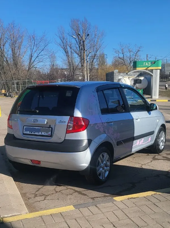 Hyundai getz (хендай гетс) 2007г. В. Мотор лучший в линейке 1.6 16v акпп(автомат). Автомобиль местный, куплен в донецке. Сборка корея. Не бит, стекла заводские. Вложений не требует.575т. Р. +79493032667
📞 🇷🇺 Звоните: +79493032667 - фотография - 3