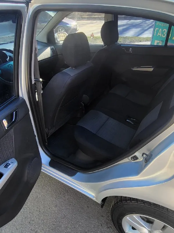 Hyundai getz (хендай гетс) 2007г. В. Мотор лучший в линейке 1.6 16v акпп(автомат). Автомобиль местный, куплен в донецке. Сборка корея. Не бит, стекла заводские. Вложений не требует.575т. Р. +79493032667
📞 🇷🇺 Звоните: +79493032667 - фотография - 8