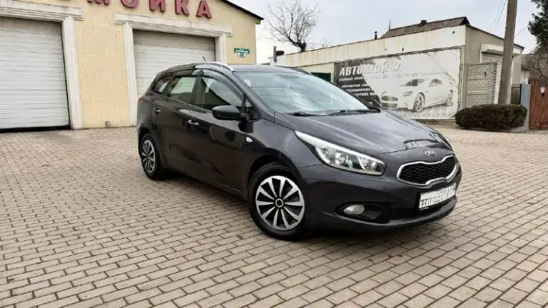 Продам kia ceed
2015 Года выпуска
Состояния идеальное
Собственник
6 Ступенчатая механика
Полная комплектация : подогрев руля, подогрев сидений мульти руль голосовой помощник bluetooth
С родным пробегом 210.000
1.6 Газ бензин
Вложений не требует
Во владение 1 год
Комплект новой летней резины комплект летней новой резины
Салон чистый и не прокуренный
По документам любое переформление
Остальные вопросы по телефону +79490362879
Цена 780.000 торг у капота.
Возможен обмен с вашей доплатой. - фотография - 2