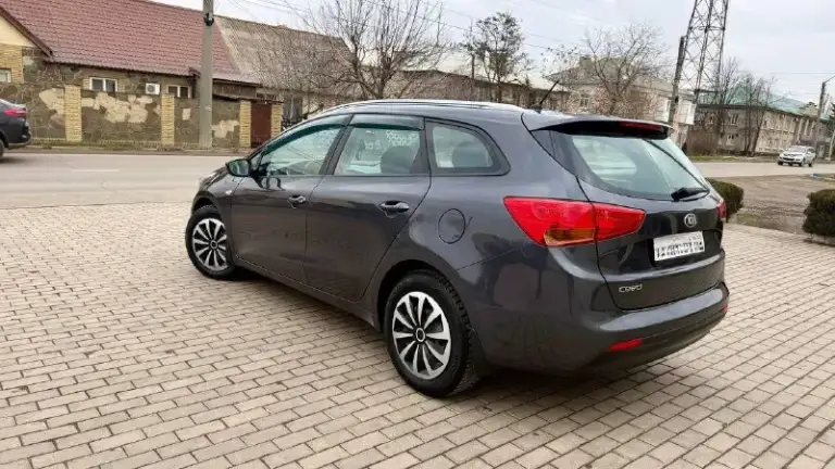 Продам kia ceed
2015 Года выпуска
Состояния идеальное
Собственник
6 Ступенчатая механика
Полная комплектация : подогрев руля, подогрев сидений мульти руль голосовой помощник bluetooth
С родным пробегом 210.000
1.6 Газ бензин
Вложений не требует
Во владение 1 год
Комплект новой летней резины комплект летней новой резины
Салон чистый и не прокуренный
По документам любое переформление
Остальные вопросы по телефону +79490362879
Цена 780.000 торг у капота.
Возможен обмен с вашей доплатой. - фотография - 4