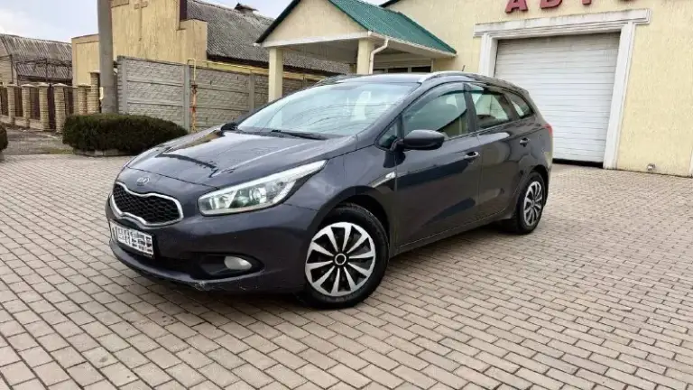 Продам kia ceed
2015 Года выпуска
Состояния идеальное
Собственник
6 Ступенчатая механика
Полная комплектация : подогрев руля, подогрев сидений мульти руль голосовой помощник bluetooth
С родным пробегом 210.000
1.6 Газ бензин
Вложений не требует
Во владение 1 год
Комплект новой летней резины комплект летней новой резины
Салон чистый и не прокуренный
По документам любое переформление
Остальные вопросы по телефону +79490362879
Цена 780.000 торг у капота.
Возможен обмен с вашей доплатой. - фотография - 5