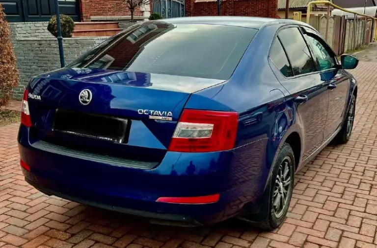 Продам skoda octavia 2015 год выпуска с мотором 1.6 бензин, коробка автомат (обычный гидротрансформатор)!за все время 2 хозяина, оригинал птс, очень бережная эксплуатация, пробег 170.000км, вся полностью обслужена и в близжайшее время не потребует никаких затрат, гаражное хранение!вся геометрия кузова идеально ровная, все герметики и швы заводские, подушки безопасности все на своем месте!в таком состоянии октавии единицы ! Работает идеально, лью масло liqui moly 5w-30,ходовая часть мягенькая -на 5+. Коробка работает четко, как в новом авто, без рывков и задержек. В общем состояние автомобиля близкое к идеалу!
Цена:1.330.000₽
Тел:+79493578236 или телега +79094166333 если не дозванивайтесь звоните на телегу
📲 Tg: алекс
📞 Звоните: +7(949)3578236 - фотография - 4