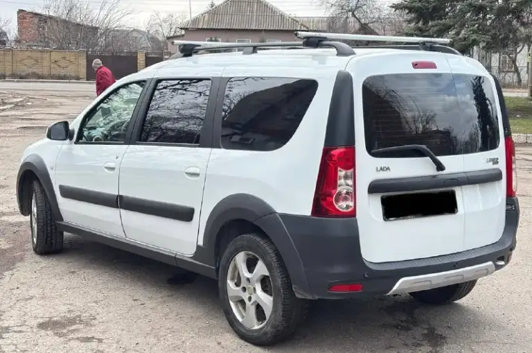 ✅Продам✅
Lada largus cross.
1.6 16V (106л. С)
2019Г. В.
1 Хозяин
Зеленая автотека.
Хорошая комплектация.
Автомобиль в отличном состоянии! Не требует никаких вложений!
Кузов соответствует фоткам!
Абсолютно без нюансов!
Все герметики и швы родные!
Остекление оригинальное!
Двигатель кпп ходовая часть на 5/5!
По автомобилю нету никаких нареканий!
Авто завел-сел-и-поехал!
Хорошая омплектация:
Кондиционер,
Abs, esp,
Подогрев сидений,
4Эл. Стеклоподъемника,
Электра усилитель руля,
Эл. Регулировка зеркал,
Сервестные книжки,
2 Ключа.
По документам все чисто!
Переоформление без проблем!
Цена 910.000т/р
Торг уместен!
Тел: +7 (949) 636-85-00. - фотография - 4