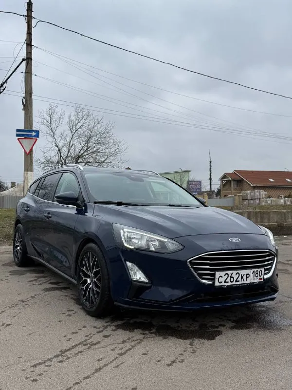Продажа ford focus iv, 2019 г. В. , автомат, 1.5 tdci, дизель, 194.000 км пробег, из германии. Универсал, передний привод, расход 4,5 л. 2 ключа. 2 комплекта колес! Без adblue!!! 8-акпп - aisin! Доступ и заводка без ключа, навигация, android, carplay, раздельный круиз-контроль, датчик мертвых зон, предупреждение столкновения, помехи сбоку, ограничитель скорости, датчик удержания полосы, парктроники перед/зад, датчики света и дождя, и другие полезные функции. В багажнике запаска и домкрат! Новый аккумулятор, после обслуживания.
Цена: 1.470.000 руб.
Звоните: +7(949)3678727 - фотография - 2