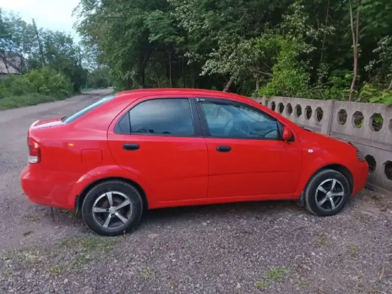 Продам автомобиль chevrolet aveo в кузове t200,
С вписанным и обслуженным (метан)
По автомобилю я хозяин, переоформление без проблем
360.000₽ + Торг

По комплектации:
-Гур
-2 Эсп
-Кондиционер(рабочий) ❄
Пробег 230.000(родной)
Двигатель работает хорошо, коробка не выбивает, не хрустит, переключается плавно. Двигатель масло не расходует, капиталка была произведена недавно
Жидкости обслужены.
Косметически критичного ничего нет, дно живое, пороги на месте без монтажной пены
Салон в хорошем состоянии.
За всей дополнительной информации писать в лс или по телефону.
Продажа алчевск/перевальск

+79595514476
📞 Звоните: +7(959)5514476 - фотография - 5
