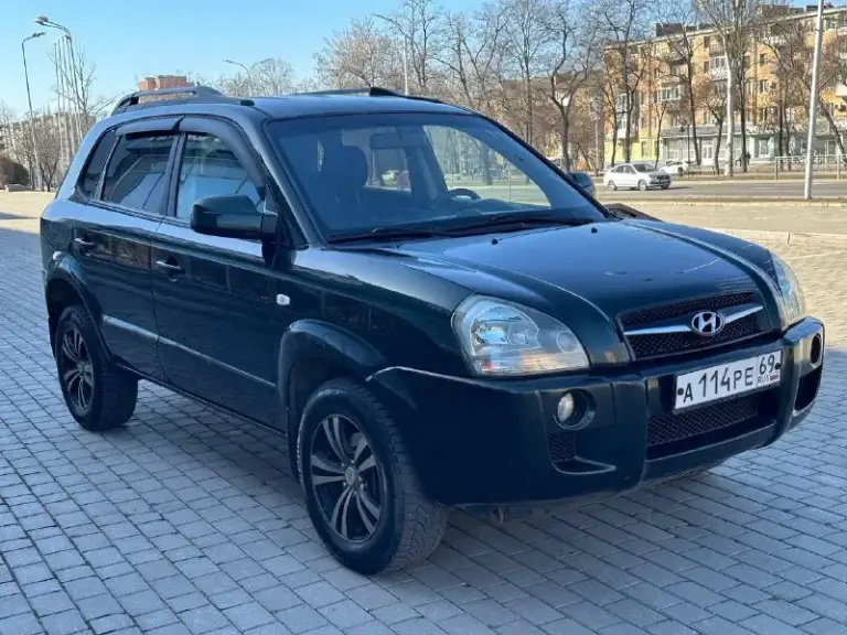 Продам hyundai tucson
2.0 Бензин
Передний привод
Год выпуска 2008
Коробка механика
Пробег 191000 тысячи
В идеальном состоянии
Без рыжиков
Без дтп
Без вмятин
Без царапин
По двигателю вся идеальная не троит не дымит масло не кушает
Коробка работает идеально не выбивает не хрустит всё скорости работают идеально
Подвеска вся обслужена ничего не стучит не гремит
Салон чистый ухоженный
По комплектации имеется
Климат контроль работает
Бортовой компьютер
Подогрев сидений
Подогрев зеркал
4 Стеклоподъемник
И многое другое цена 780 000
+79494581808
📞 Звоните: +7(949)4581808 - фотография - 1