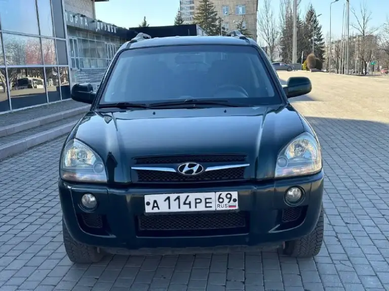 Продам hyundai tucson
2.0 Бензин
Передний привод
Год выпуска 2008
Коробка механика
Пробег 191000 тысячи
В идеальном состоянии
Без рыжиков
Без дтп
Без вмятин
Без царапин
По двигателю вся идеальная не троит не дымит масло не кушает
Коробка работает идеально не выбивает не хрустит всё скорости работают идеально
Подвеска вся обслужена ничего не стучит не гремит
Салон чистый ухоженный
По комплектации имеется
Климат контроль работает
Бортовой компьютер
Подогрев сидений
Подогрев зеркал
4 Стеклоподъемник
И многое другое цена 780 000
+79494581808
📞 Звоните: +7(949)4581808 - фотография - 2