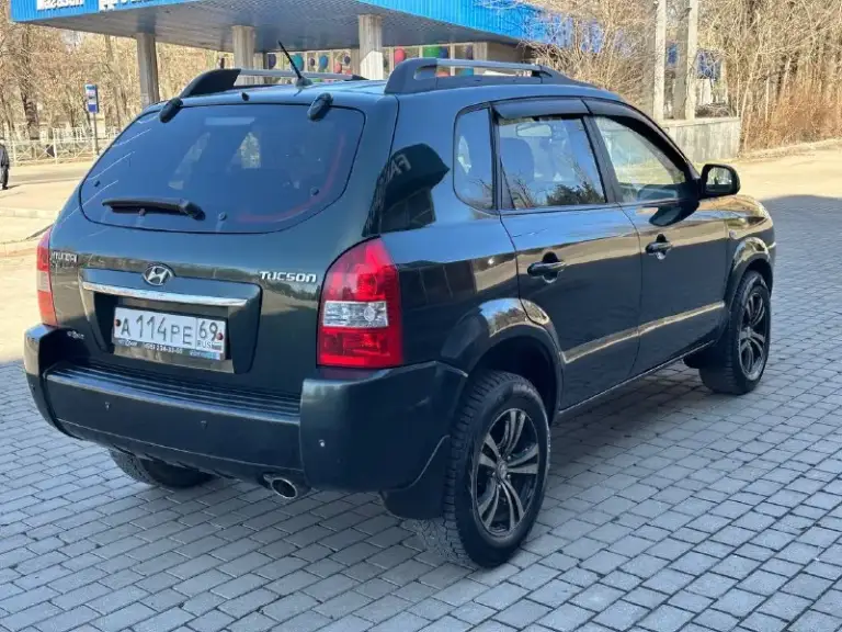 Продам hyundai tucson
2.0 Бензин
Передний привод
Год выпуска 2008
Коробка механика
Пробег 191000 тысячи
В идеальном состоянии
Без рыжиков
Без дтп
Без вмятин
Без царапин
По двигателю вся идеальная не троит не дымит масло не кушает
Коробка работает идеально не выбивает не хрустит всё скорости работают идеально
Подвеска вся обслужена ничего не стучит не гремит
Салон чистый ухоженный
По комплектации имеется
Климат контроль работает
Бортовой компьютер
Подогрев сидений
Подогрев зеркал
4 Стеклоподъемник
И многое другое цена 780 000
+79494581808
📞 Звоните: +7(949)4581808 - фотография - 3