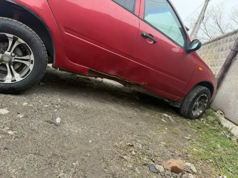 Продам ваз калина 🚗 2006 год. Газ 💨 бензин⛽ родной пробег 210.000 км. Мотор без нареканий, масло не ест. Коробка без нареканий, все передачи переключаются без хрустов. Есть над чем поработать. Машина находу. Цена 100.000 ₽ г. Донецк +79490581008
📞 Звоните: +7(949)0581008 - фотография - 4