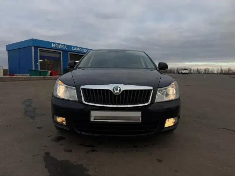 Skoda octavia a5 рестайлинг
Год: 2011
Двигатель: 1.8 турбо
Коробка: автоматическая dsg
Тип кузова: лифтбэк

Автомобиль в отличном состоянии, в правильном черном цвете. Сделано то, стоит stage 1, едет очень бодро. Коробка работает в штатном режиме. Ходовая часть обслужена. По кузову есть жизненные моменты.

Комплектация: 2-х зонный климат-контроль, круиз-контроль, датчик света, датчик дождя, 3-х ступенчатые подогревы сидений, хорошая музыка, 4 эсп.

Цена 700.000руб, реальному покупателю торг.

Г. Шахтерск

+79494431522
+79518398877 - фотография - 1