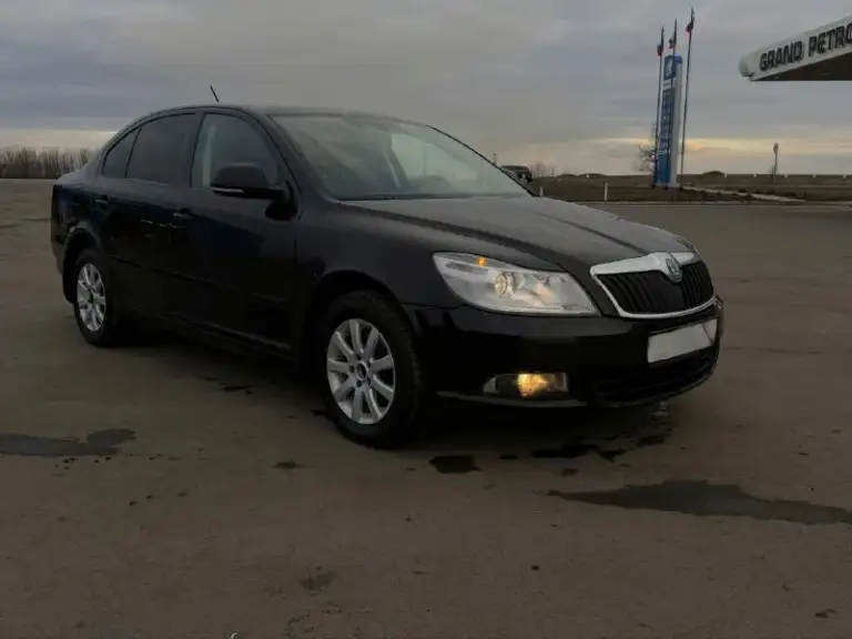 Skoda octavia a5 рестайлинг
Год: 2011
Двигатель: 1.8 турбо
Коробка: автоматическая dsg
Тип кузова: лифтбэк

Автомобиль в отличном состоянии, в правильном черном цвете. Сделано то, стоит stage 1, едет очень бодро. Коробка работает в штатном режиме. Ходовая часть обслужена. По кузову есть жизненные моменты.

Комплектация: 2-х зонный климат-контроль, круиз-контроль, датчик света, датчик дождя, 3-х ступенчатые подогревы сидений, хорошая музыка, 4 эсп.

Цена 700.000руб, реальному покупателю торг.

Г. Шахтерск

+79494431522
+79518398877 - фотография - 2