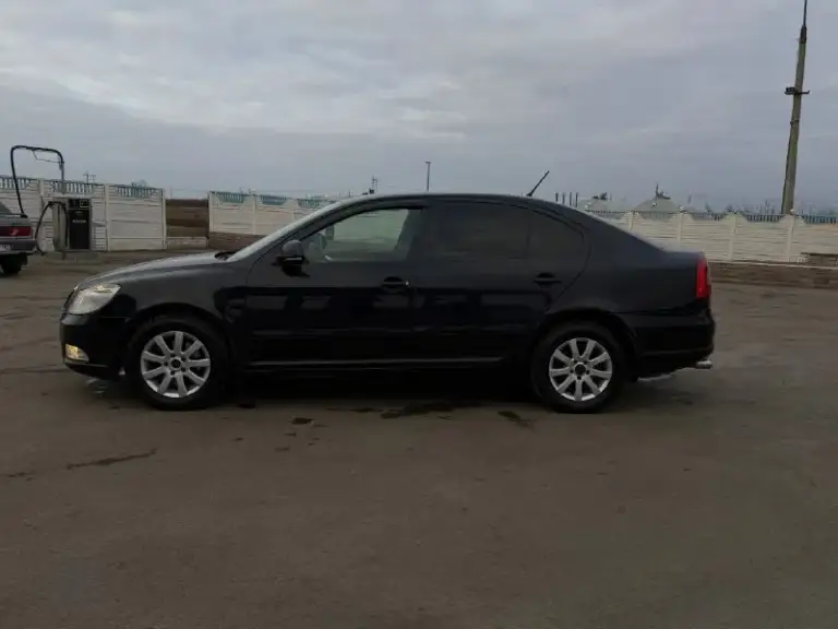 Skoda octavia a5 рестайлинг
Год: 2011
Двигатель: 1.8 турбо
Коробка: автоматическая dsg
Тип кузова: лифтбэк

Автомобиль в отличном состоянии, в правильном черном цвете. Сделано то, стоит stage 1, едет очень бодро. Коробка работает в штатном режиме. Ходовая часть обслужена. По кузову есть жизненные моменты.

Комплектация: 2-х зонный климат-контроль, круиз-контроль, датчик света, датчик дождя, 3-х ступенчатые подогревы сидений, хорошая музыка, 4 эсп.

Цена 700.000руб, реальному покупателю торг.

Г. Шахтерск

+79494431522
+79518398877 - фотография - 4