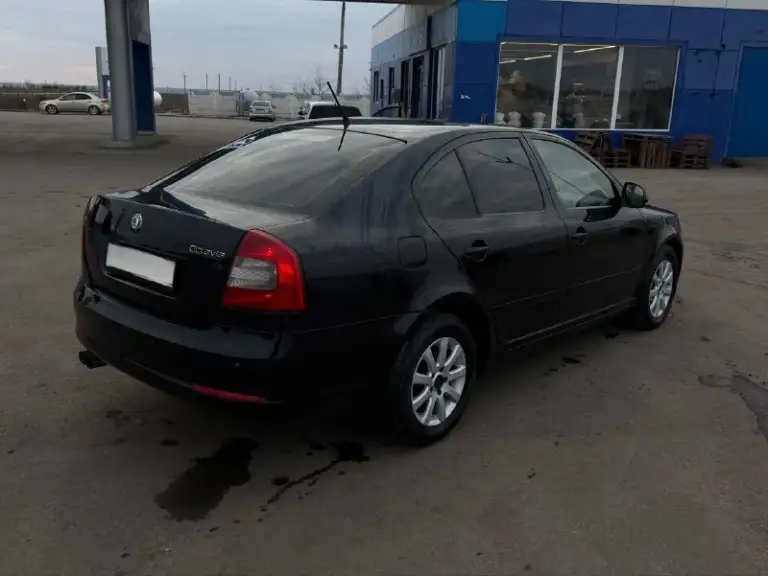 Skoda octavia a5 рестайлинг
Год: 2011
Двигатель: 1.8 турбо
Коробка: автоматическая dsg
Тип кузова: лифтбэк

Автомобиль в отличном состоянии, в правильном черном цвете. Сделано то, стоит stage 1, едет очень бодро. Коробка работает в штатном режиме. Ходовая часть обслужена. По кузову есть жизненные моменты.

Комплектация: 2-х зонный климат-контроль, круиз-контроль, датчик света, датчик дождя, 3-х ступенчатые подогревы сидений, хорошая музыка, 4 эсп.

Цена 700.000руб, реальному покупателю торг.

Г. Шахтерск

+79494431522
+79518398877 - фотография - 5