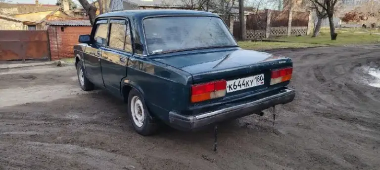 Продам ваз 2107
Авто 2005 г. В
Один хозяин с завода, автомобиль не гнилой, дно в заводском состоянии, все стекла родные, ходовая обслужена, двигатель и коробка без нареканий, салон опрятный.
Переоформление обязательно.
Цена 130 000 руб
+79491003842 - фотография - 3