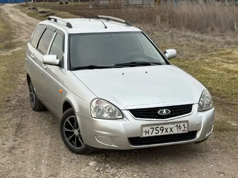 Продам lada priora приора (универсал) 2010г пробег 195т. Км. Автомобиль в очень хорошем состоянии. Все стекла заводские включая лобовое, ничего варить, красить не нужно. Двигатель 1.6 16 кл. ( комплект грм поменян)
Комплектация( кондиционер, эур, абс, передние стеклоподъемники, подушка безопасности, электрорегулировка зеркал и подогрев, центральный замок). Установлена сигнализация starline с автозапуском, штатная музыка, новый аккумулятор.
Авто на летней резине на 14 литых дисках.
Документы чистые, любое переоформление
Цена 375.т. ₽
Осмотр г. Новоазовск
Т. +79493183670
Т. +79493137598 - фотография - 2