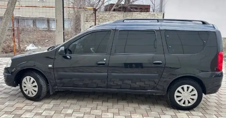 Продам семейный авто! Ваз largus 7мест! Автомобиль в отличнейшем состоянии! Абсолютно без вложений! Пробег составляет 120.000т. Км. 2 собственника. Кузов оцинкованный соответствует фото! Красивый черный цвет смотрится шикарно! Самый надежный двигатель reno 1.6 работает как часики! Без посторонних шумов, масло не расходует! Кпп и ходовая часть на 5/5! По автомобилю абсолютно нету никаких нареканий и вложений! По комплектации: кондиционер, abs, гидроусилитель руля, подогрев сидений, эл. Стеклоподъемники, и многое другое. Светлый приятный салон! Без порезов и потертостей! Документы чистые, без штрафов запретов и прочего! Цена 835.000т/р. Торг реальному покупателю! Тел: +79495364754.
📞 Звоните: +7(949)5364754 - фотография - 4