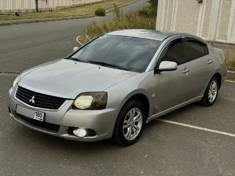 Продам mitsubishi galant 9, 2008 года выпуска, в последнем рестайлинге🔥 ➡️мотор 4g69 обьемом 2.4 литра, на 160 л. С, с огромным ресурсом, чугунный блок, мега надёжный, масложора нет. Оригинальный пробег авто 273.500 км, для данного мотора это только обкатка, любые проверки эндоскопом, замеры компрессии и тд. Замена масла каждые 6000 тысяч, лью только 95, иногда 100-й бензин. Катализаторы вырезаны, авто прошито под 95-100 бензин, едет очень-очень бодро. Комплект грм, со всеми роликами заменен на 273.000 км. ➡️автоматическая коробка передач, работает четко, без пинков и рывков. На 270.000 км сделал большое то: заменил передние стойки, стойки и втулки стабилизаторов, сайлентблоки задние, шрузы внутренние, передние тормозные диски, колодки вкруг, подушки акпп, заменил масло в акпп оригинал mitsubishi atf sp-3, масло в двигателе takayama 5-30, полная замена жидкости гидроусилителя на mitsubishi dia queen, заменил подрулевой шлейф, обслужил ручник, новый аккумулятор на 65a. Бо
📞 Звоните: +7(949)3215048 - фотография - 2