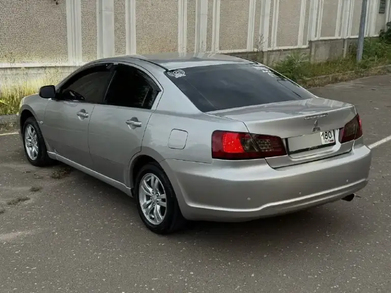 Продам mitsubishi galant 9, 2008 года выпуска, в последнем рестайлинге🔥 ➡️мотор 4g69 обьемом 2.4 литра, на 160 л. С, с огромным ресурсом, чугунный блок, мега надёжный, масложора нет. Оригинальный пробег авто 273.500 км, для данного мотора это только обкатка, любые проверки эндоскопом, замеры компрессии и тд. Замена масла каждые 6000 тысяч, лью только 95, иногда 100-й бензин. Катализаторы вырезаны, авто прошито под 95-100 бензин, едет очень-очень бодро. Комплект грм, со всеми роликами заменен на 273.000 км. ➡️автоматическая коробка передач, работает четко, без пинков и рывков. На 270.000 км сделал большое то: заменил передние стойки, стойки и втулки стабилизаторов, сайлентблоки задние, шрузы внутренние, передние тормозные диски, колодки вкруг, подушки акпп, заменил масло в акпп оригинал mitsubishi atf sp-3, масло в двигателе takayama 5-30, полная замена жидкости гидроусилителя на mitsubishi dia queen, заменил подрулевой шлейф, обслужил ручник, новый аккумулятор на 65a. Бо
📞 Звоните: +7(949)3215048 - фотография - 3