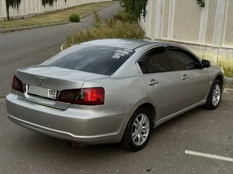 Продам mitsubishi galant 9, 2008 года выпуска, в последнем рестайлинге🔥 ➡️мотор 4g69 обьемом 2.4 литра, на 160 л. С, с огромным ресурсом, чугунный блок, мега надёжный, масложора нет. Оригинальный пробег авто 273.500 км, для данного мотора это только обкатка, любые проверки эндоскопом, замеры компрессии и тд. Замена масла каждые 6000 тысяч, лью только 95, иногда 100-й бензин. Катализаторы вырезаны, авто прошито под 95-100 бензин, едет очень-очень бодро. Комплект грм, со всеми роликами заменен на 273.000 км. ➡️автоматическая коробка передач, работает четко, без пинков и рывков. На 270.000 км сделал большое то: заменил передние стойки, стойки и втулки стабилизаторов, сайлентблоки задние, шрузы внутренние, передние тормозные диски, колодки вкруг, подушки акпп, заменил масло в акпп оригинал mitsubishi atf sp-3, масло в двигателе takayama 5-30, полная замена жидкости гидроусилителя на mitsubishi dia queen, заменил подрулевой шлейф, обслужил ручник, новый аккумулятор на 65a. Бо
📞 Звоните: +7(949)3215048 - фотография - 5